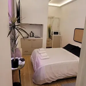 https://tiny-studio-rosa-bairro-alto.hotels-lisbon-portugal.com